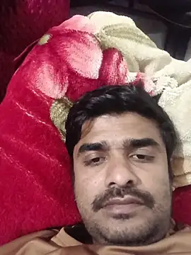 puneriboy32 online show from November 17, 2025, 6:24 pm