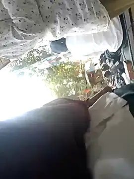 puneriboy32 online show from November 18, 2025, 6:29 am