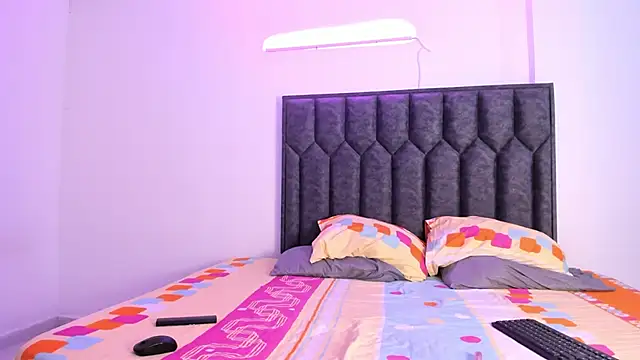 ArihanaTylor online show from October 18, 2025, 2:58 am