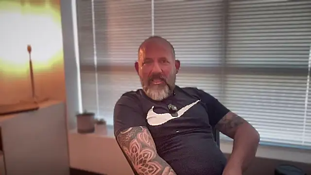 Snapshot of fuckadilf chatting on May 3, 2026, 2:56 pm fuckadilf online show from May 3, 2026, 2:56 pm