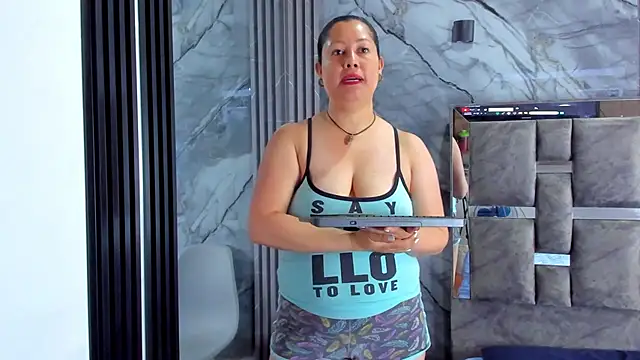 Marianasmitt online show from October 12, 2025, 12:04 pm