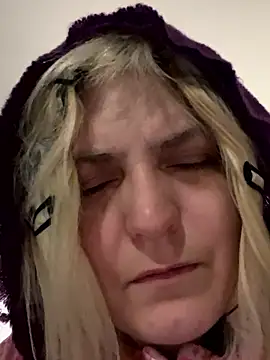 CARRIEBEARYFAIRY online show from April 22, 2026, 11:06 pm