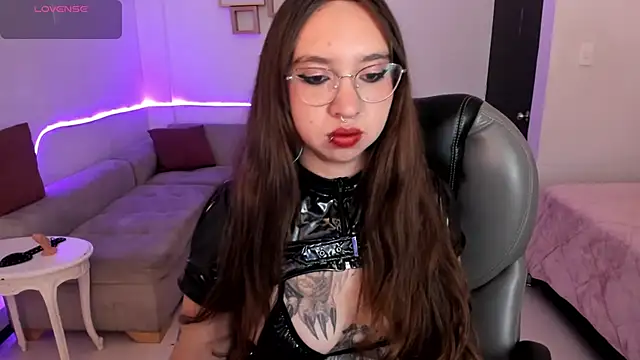 Scarlett  Cooper   online show from November 15, 2025, 12:34 pm