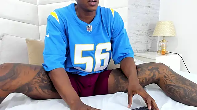 Snapshot of jax_black chatting on October 11, 2025, 8:18 pm jax black online show from October 11, 2025, 8:18 pm