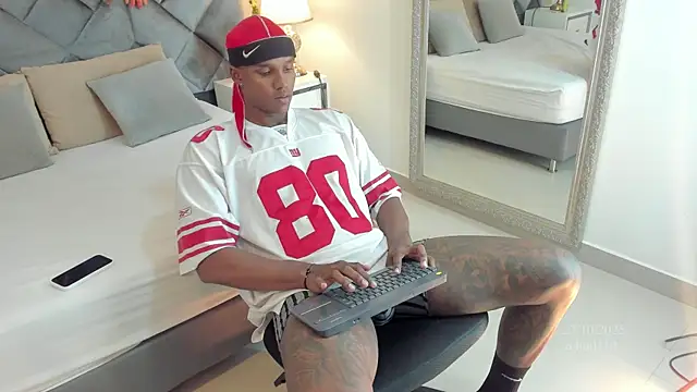 Snapshot of jax_black chatting on October 23, 2025, 7:23 pm jax black online show from October 23, 2025, 7:23 pm