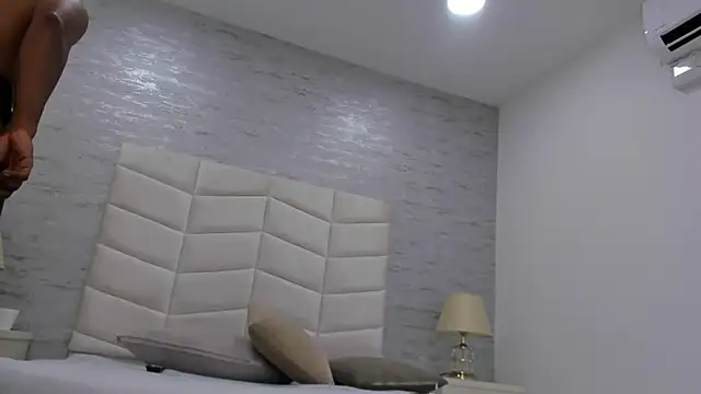 Snapshot of jax_black chatting on October 30, 2025, 7:03 pm jax black online show from October 30, 2025, 7:03 pm