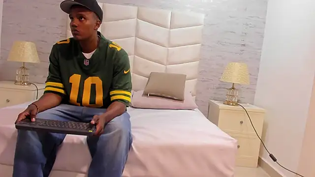 Snapshot of jax_black chatting on November 8, 2025, 7:01 pm jax black online show from November 8, 2025, 7:01 pm