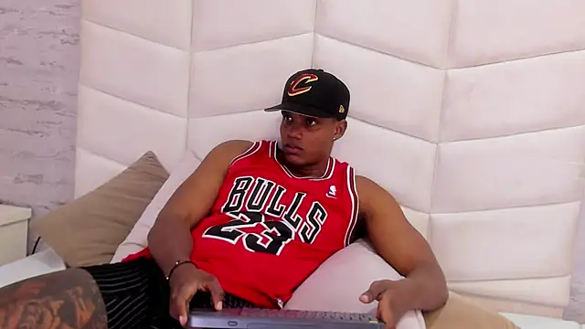 Snapshot of jax_black chatting on November 12, 2025, 7:13 pm jax black online show from November 12, 2025, 7:13 pm