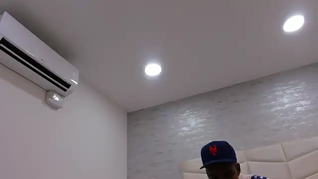 Snapshot of jax_black chatting on November 15, 2025, 7:10 pm jax black online show from November 15, 2025, 7:10 pm