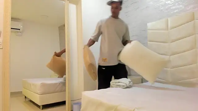 Snapshot of jax_black chatting on December 2, 2025, 6:47 pm jax black online show from December 2, 2025, 6:47 pm