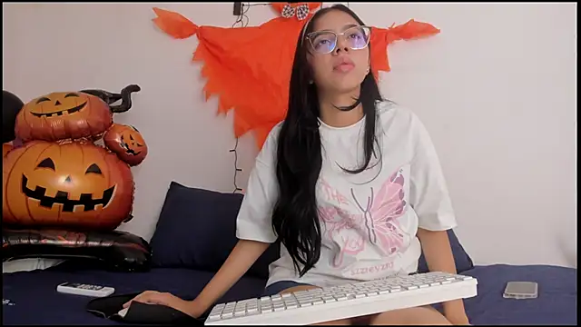 Ainoa Pink online show from October 17, 2025, 7:38 pm