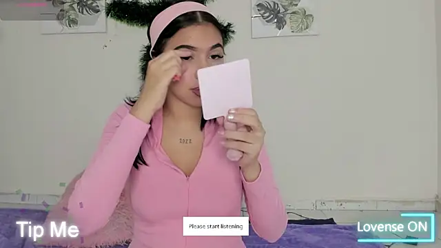 Ainoa Pink online show from December 3, 2025, 12:36 pm