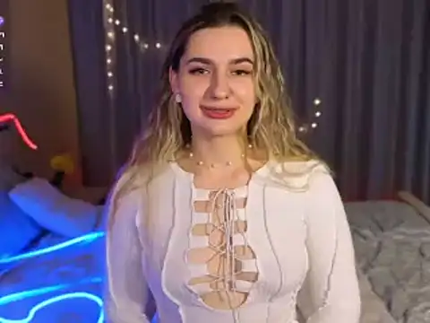 cutieblush online show from December 2, 2025, 7:53 pm