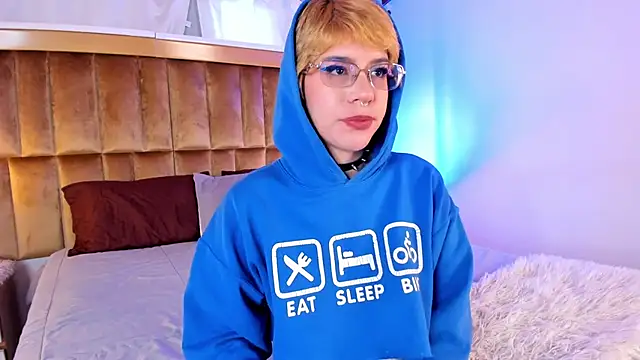 SamyShark online show from October 10, 2025, 12:59 pm