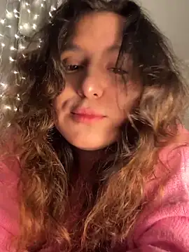 Luisaa rosee online show from December 1, 2025, 11:43 pm