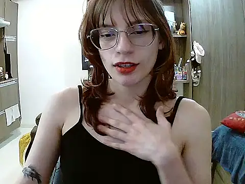 Snapshot of Zizixwuw chatting on August 2, 2026, 2:32 am Zizixwuw online show from August 2, 2026, 2:32 am