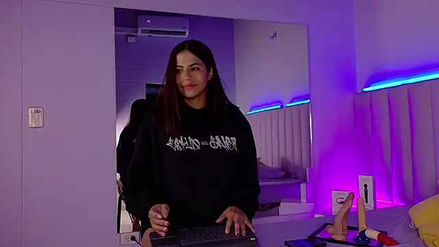 IamEvaGate online show from October 26, 2025, 4:40 am