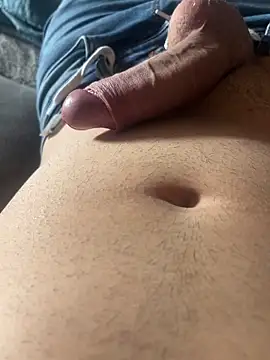 tompet2122 online show from April 19, 2026, 1:54 pm