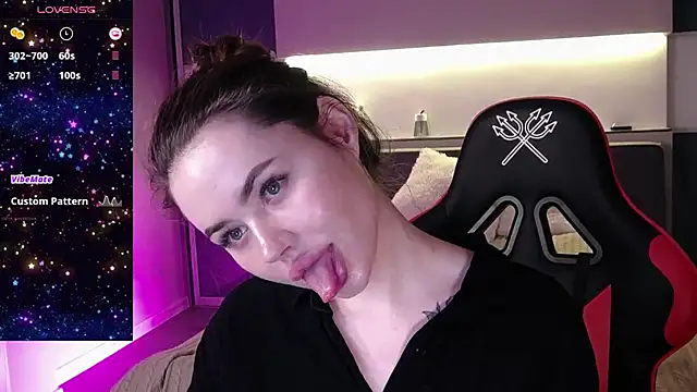 AlmaryKim online show from December 9, 2024, 8:44 pm