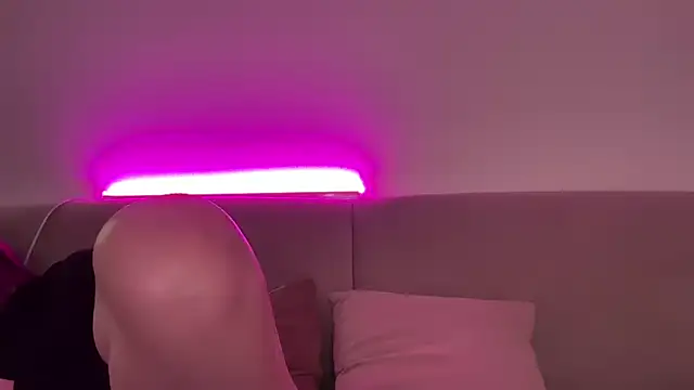 AlmaryKim online show from March 5, 2026, 8:38 pm