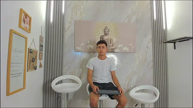 VERY HOT GUYS online show from January 18, 2026, 2:32 pm