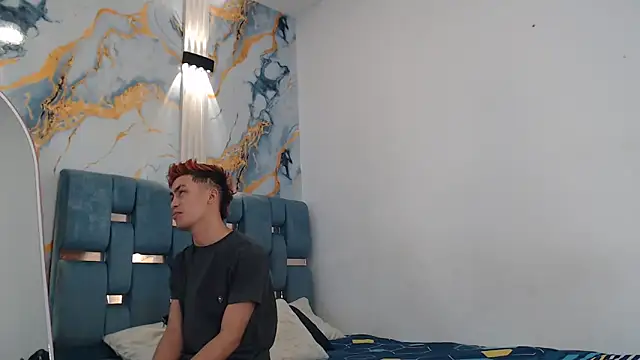 VERY HOT GUYS online show from February 7, 2026, 1:15 pm