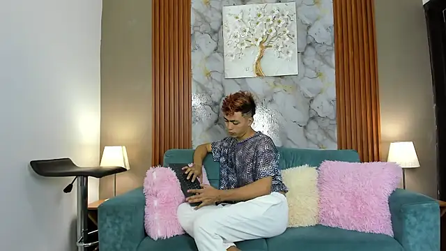 VERY HOT GUYS online show from February 14, 2026, 1:19 pm