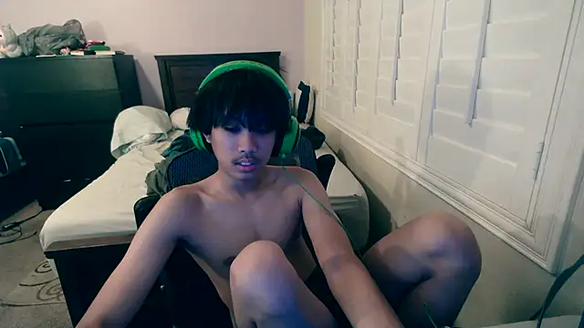 youngasianboy2007 online show from October 12, 2025, 5:06 am