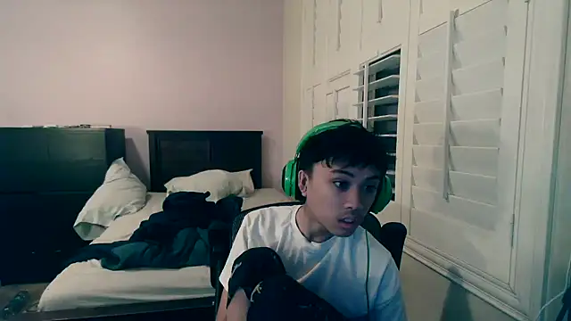 youngasianboy2007 online show from February 7, 2026, 8:29 am