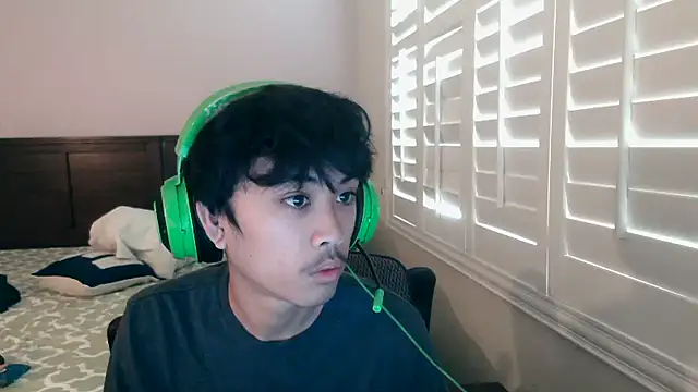 youngasianboy2007 online show from April 13, 2026, 5:07 pm