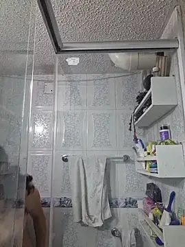 annyaparis online show from November 7, 2025, 3:34 pm