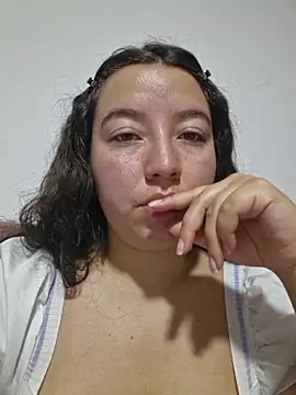 annyaparis online show from February 8, 2026, 1:09 am