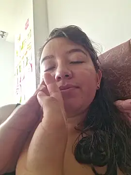 annyaparis online show from March 1, 2026, 7:49 pm