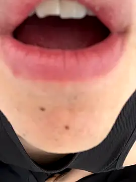 LiamMyst online show from November 16, 2025, 3:28 pm