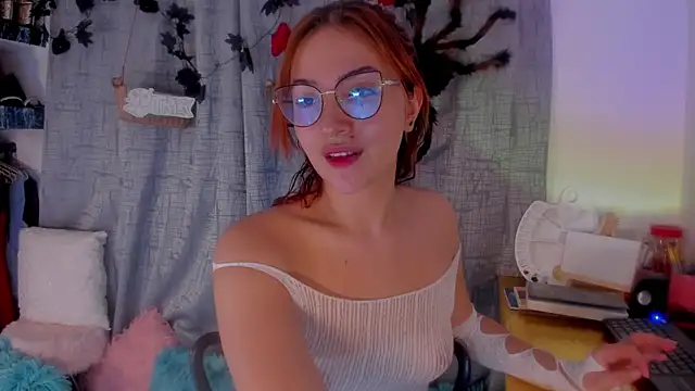 AmaruBloom online show from October 23, 2025, 3:50 am