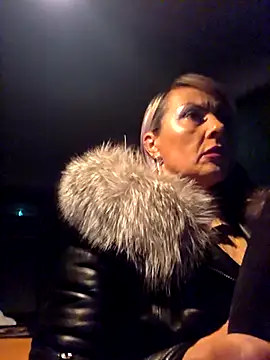 KirraWhite online show from November 26, 2025, 4:02 am