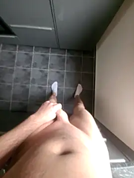 rezzzze online show from November 15, 2025, 11:51 am