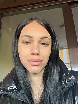 Snapshot of ilariea_girl chatting on October 10, 2025, 6:34 am ilariea girl online show from October 10, 2025, 6:34 am