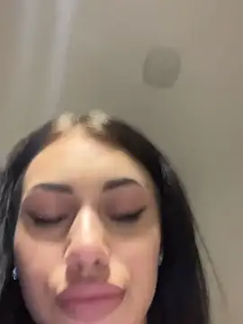 Snapshot of ilariea_girl chatting on November 16, 2025, 9:42 pm ilariea girl online show from November 16, 2025, 9:42 pm