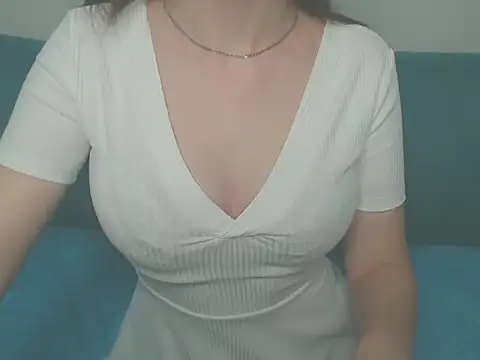 KristenStamen online show from February 16, 2026, 12:40 am