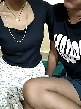 Unique girls90 online show from October 24, 2025, 4:03 pm