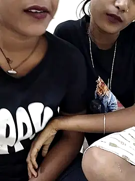 Unique girls90 online show from November 6, 2025, 3:02 pm