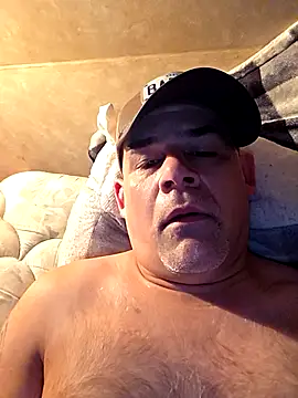 DeeBestEver online show from December 5, 2025, 6:59 pm