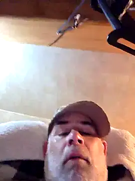 Snapshot of DeeBestEver chatting on December 22, 2025, 1:24 am DeeBestEver online show from December 22, 2025, 1:24 am