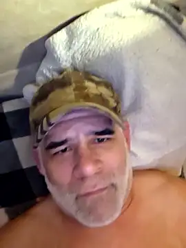 Snapshot of DeeBestEver chatting on February 9, 2026, 6:23 pm DeeBestEver online show from February 9, 2026, 6:23 pm