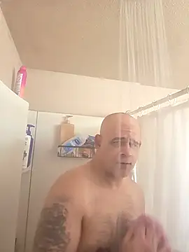 Snapshot of DeeBestEver chatting on February 20, 2026, 5:13 pm DeeBestEver online show from February 20, 2026, 5:13 pm