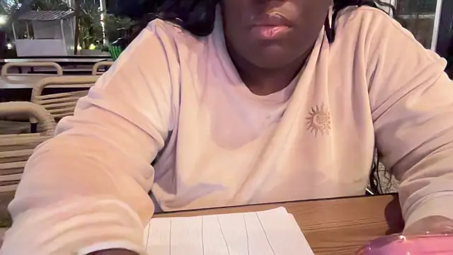 nanaisbackk online show from December 14, 2025, 4:34 pm