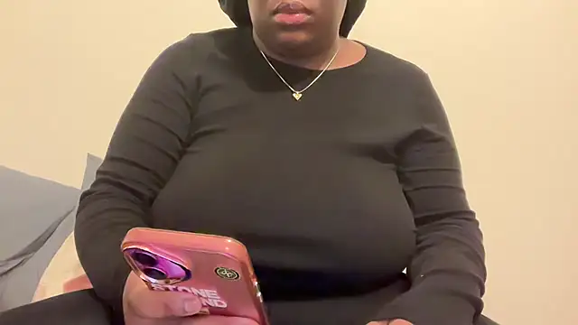 nanaisbackk online show from February 12, 2026, 5:52 pm