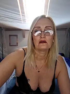 Jenny Blum online show from December 16, 2025, 11:15 am