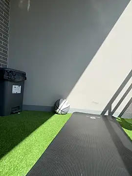 LaPetiteKim online show from March 9, 2026, 12:20 pm